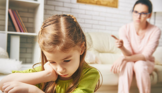 Aşırı Koruyucu Ebeveyn Olduğunuza Dair 11 İşaret