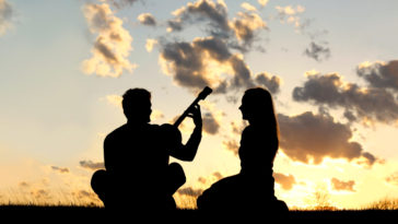 14 Şubat Sevgililer Günü İçin 20 Şarkı Fikri