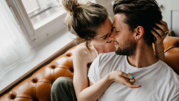 Sevgilinizin Sizi Sevip Sevmediğini Nasıl Anlarsınız?